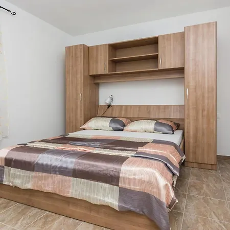 Two-bedroom In * Vir