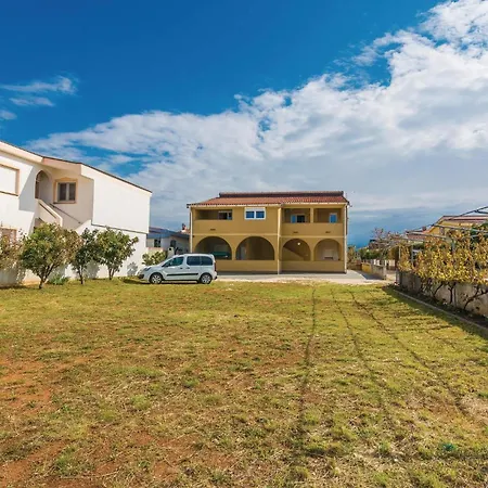 Appartement Two-bedroom In Vir