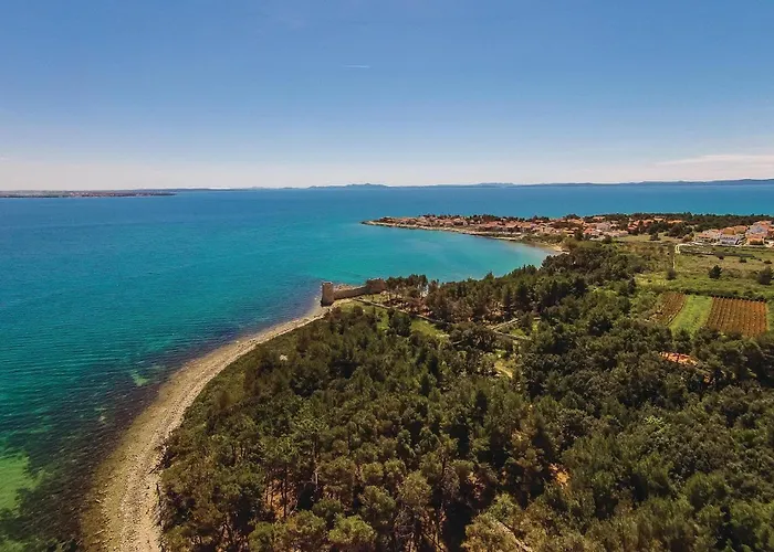 Two-bedroom In Apartamento